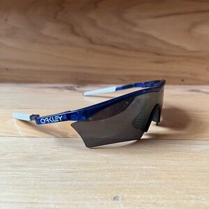 Oakley Mumbo original vintage M frame.